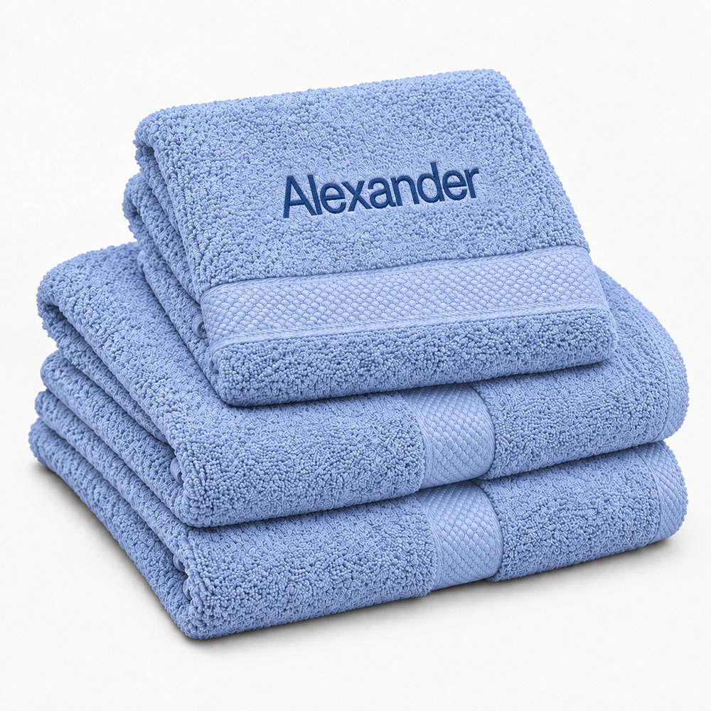 Light blue personalized towel with name - Fairtrade Vaaleansininen nimikoitu pyyhe